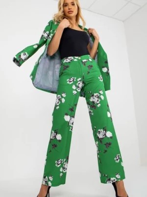 Zdjęcie produktu Zielone
szerokie materiałowe spodnie w kwiaty
od garnituru Lakerta