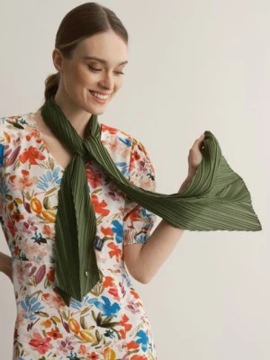 Zdjęcie produktu Zielony szalik damski z marszczeniem OCHNIK