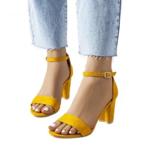 Zdjęcie produktu Żółte sandały na słupku Karella Inna marka