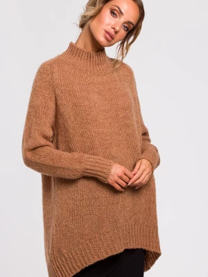 Zdjęcie produktu Asymetryczny sweter z półgolfem - kamelowy Merg