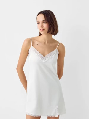 Zdjęcie produktu Bershka Satynowa Sukienka Mini Na Ramiączkach Z Koronkowym Zdobieniem Kobieta Biały Złamany