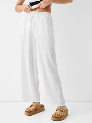 Zdjęcie produktu Bershka Spodnie Culotte Z Muślinu Kobieta Biały