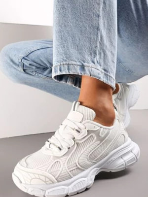 Zdjęcie produktu Białe Sneakersy przed Kostkę na Grubej Podeszwie z Metalicznymi Wstawkami Aliras