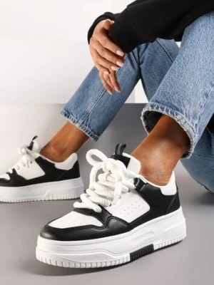 Zdjęcie produktu Biało-Czarne Sneakersy z Perforacją i Odczepianą Gumową Ozdobą Misia Ildeos