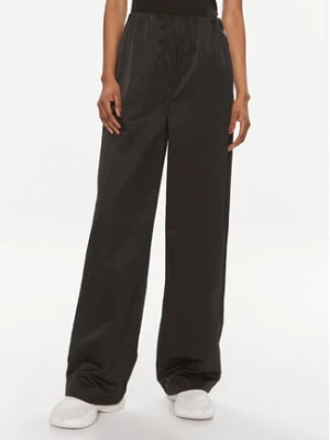 Zdjęcie produktu Calvin Klein Jeans Spodnie materiałowe Soft Crinkle J20J223122 Czarny Relaxed Fit