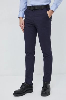 Zdjęcie produktu Calvin Klein spodnie męskie kolor granatowy dopasowane