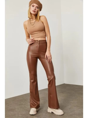 Zdjęcie produktu Chezalou Spodnie w kolorze brązowym rozmiar: 40