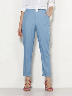 Zdjęcie produktu Coline Spodnie w kolorze błękitnym rozmiar: M