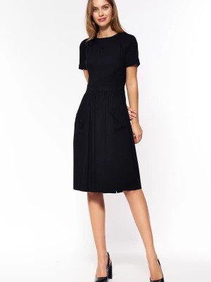 Zdjęcie produktu Czarna wiskozowa sukienka bez pleców Merg