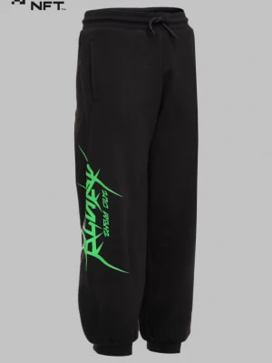 Zdjęcie produktu Czarne spodnie dresowe z nadrukiem z boku