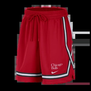 Zdjęcie produktu Damskie spodenki do koszykówki z grafiką Nike Dri-FIT NBA Chicago Bulls Fly Crossover - Czerwony