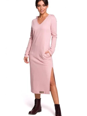 Zdjęcie produktu Długa sukienka dresowa z kapturem i dekoltem V bawełniana pudrowy róż Be Active