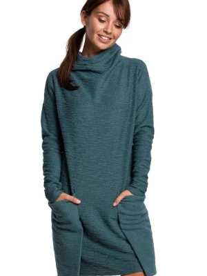 Zdjęcie produktu Dzianinowa sukienka z golfem i dużymi kieszeniami bawełniana zielona Be Active