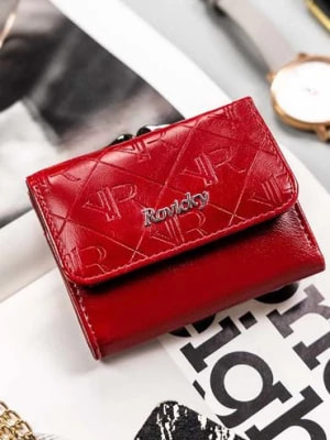 Zdjęcie produktu Elegancki, mały portfel damski czerwony ze skóry naturalnej i ekologicznej - Rovicky
