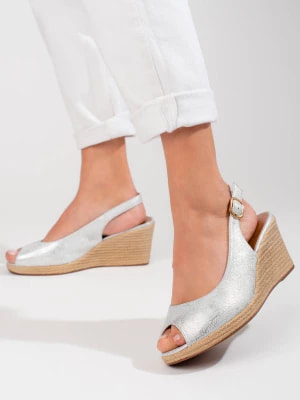 Zdjęcie produktu Eleganckie sandały na koturnie Potocki srebrne Merg