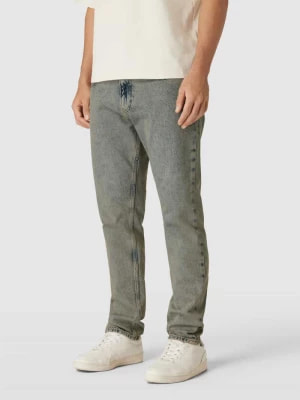 Zdjęcie produktu Jeansy o kroju authentic straight fit z efektem znoszenia Calvin Klein Jeans