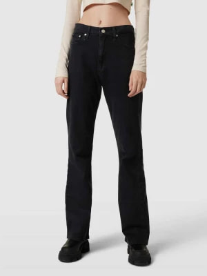 Zdjęcie produktu Jeansy z poszerzaną nogawką z detalami z logo Calvin Klein Jeans
