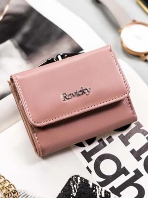 Zdjęcie produktu Klasyczny, mały portfel damski różowy na bigiel i zatrzask - Rovicky