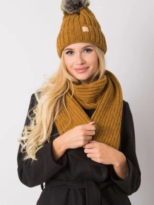 Zdjęcie produktu Komplet damski czapka zimowa i szalik - musztardowy RUE PARIS