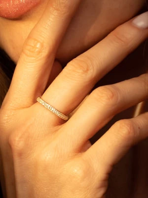 Zdjęcie produktu L instant d Or Złoty pierścionek "Amour Innocent" z cyrkoniami rozmiar: 50