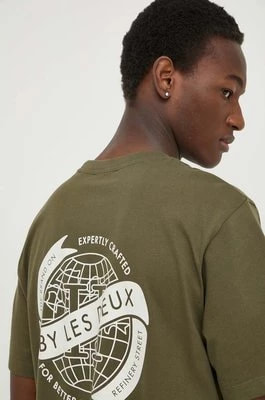 Zdjęcie produktu Les Deux t-shirt bawełniany męski kolor zielony z nadrukiem