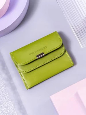 Zdjęcie produktu Mały, skórzany portfel damski na zatrzask Peterson