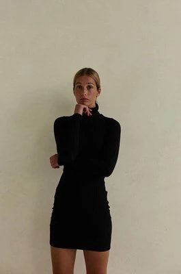 Zdjęcie produktu MUUV. sukienka Cotton Rib kolor czarny mini dopasowana