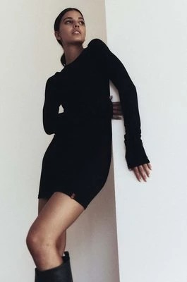 Zdjęcie produktu MUUV. sukienka Soft Touch kolor czarny mini dopasowana