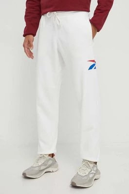 Zdjęcie produktu Reebok Classic spodnie dresowe kolor biały z nadrukiem
