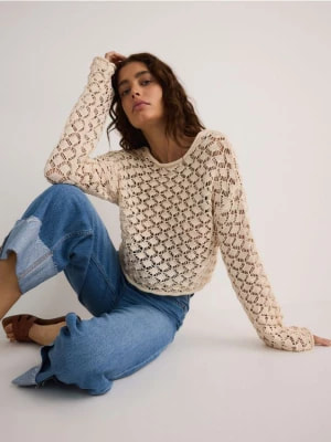 Zdjęcie produktu Reserved - Krótki sweter z ażurowym splotem - kremowy