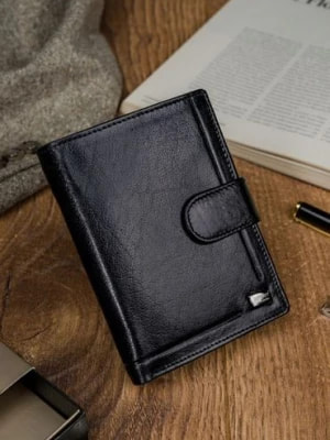 Zdjęcie produktu Skórzany portfel na karty z eleganckimi przeszyciami — Rovicky