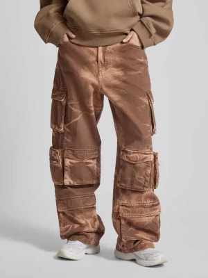 Zdjęcie produktu Spodnie cargo o luźnym kroju ze wzorem moro — REVIEW X MATW