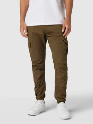 Zdjęcie produktu Spodnie sportowe z kieszeniami cargo w jednolitym kolorze Urban Classics