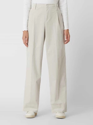 Zdjęcie produktu Spodnie z zakładkami w pasie i szerokimi nogawkami ze sztruksu model ‘Royce’ Daydream