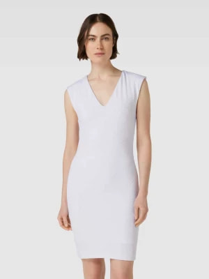 Zdjęcie produktu Sukienka etui o długości do kolan ze wzorem z logo na całej powierzchni model ‘OFELIA’ Guess