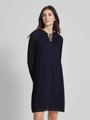 Zdjęcie produktu Sukienka o długości do kolan w jednolitym kolorze z plisami s.Oliver BLACK LABEL
