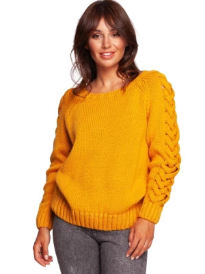 Zdjęcie produktu Sweter damski wełniany z warkoczami na rękawach żółty BE Knit