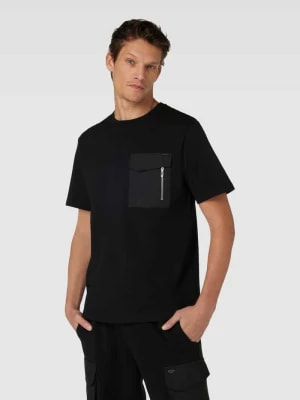 Zdjęcie produktu T-shirt z kieszenią na piersi i detalem z logo Antony Morato