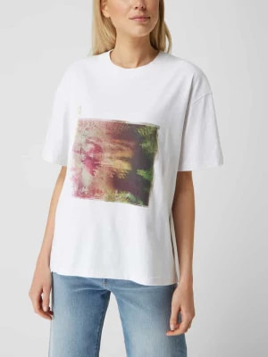 Zdjęcie produktu T-shirt z nadrukiem model ‘Pria’ YOUNG POETS SOCIETY