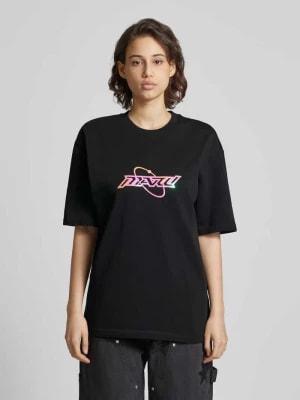 Zdjęcie produktu T-shirt z nadrukiem z logo — REVIEW x MATW