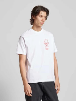 Zdjęcie produktu T-shirt z nadrukiem z motywem model ‘DEVIL S SOUND’ Vertere