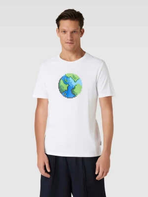 Zdjęcie produktu T-shirt z nadrukowanym motywem model ‘JAAMES PLAANET’ ARMEDANGELS